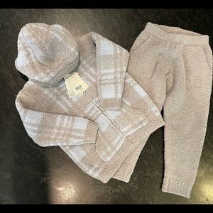 Barefoot Dreams Cozy Chic set